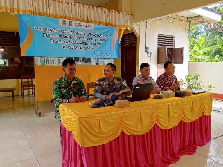 PEMBINAAN ANGGOTA LINMAS DESA BULUSARI KECAMATAN GANDRUNGMANGU KAB. CILACAP